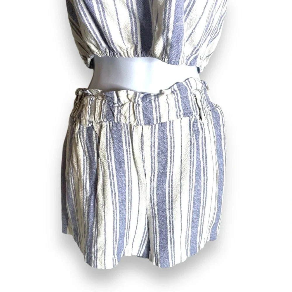 New Look Striped Two-Piece Set – Off Shoulder Top & Elastic Waist Shorts - Picture 5 of 11